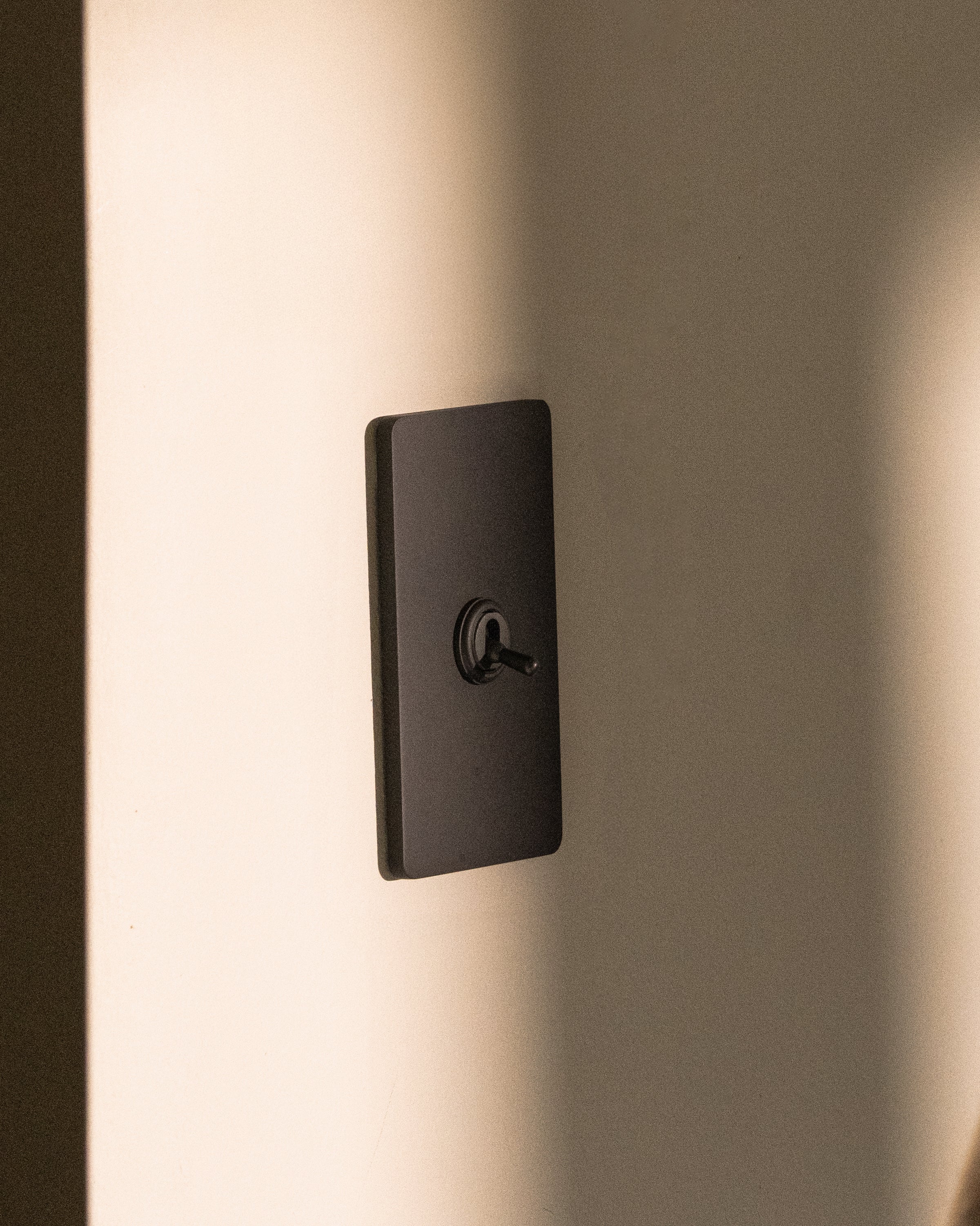 Grove 1G Toggle Switch - Bronze - Image 3