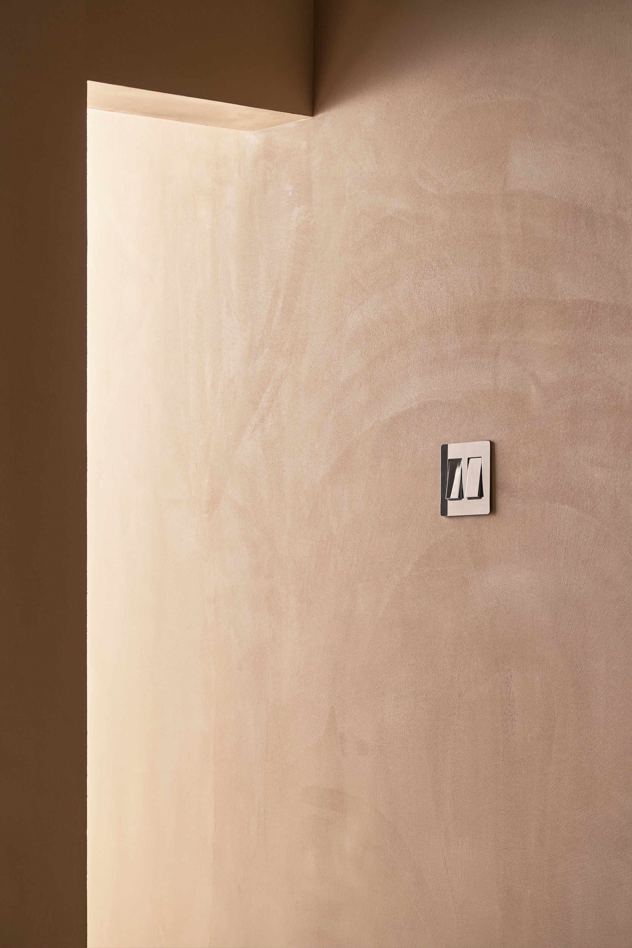 Kew 2G Rocker Switch - Polished Nickel Black - Image 2