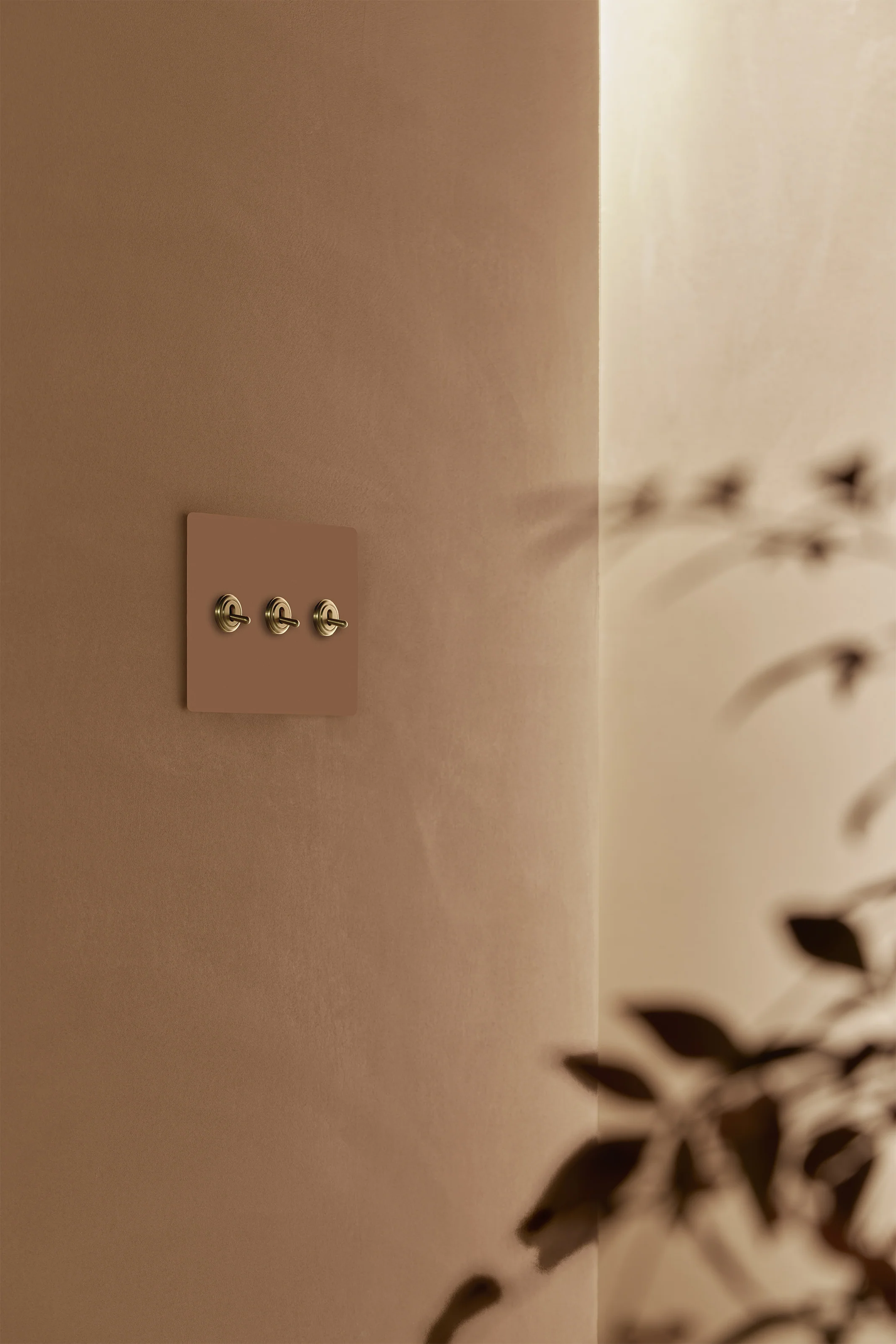 Kew 3G Toggle Switch - Paintable Antique Brass - Image 2