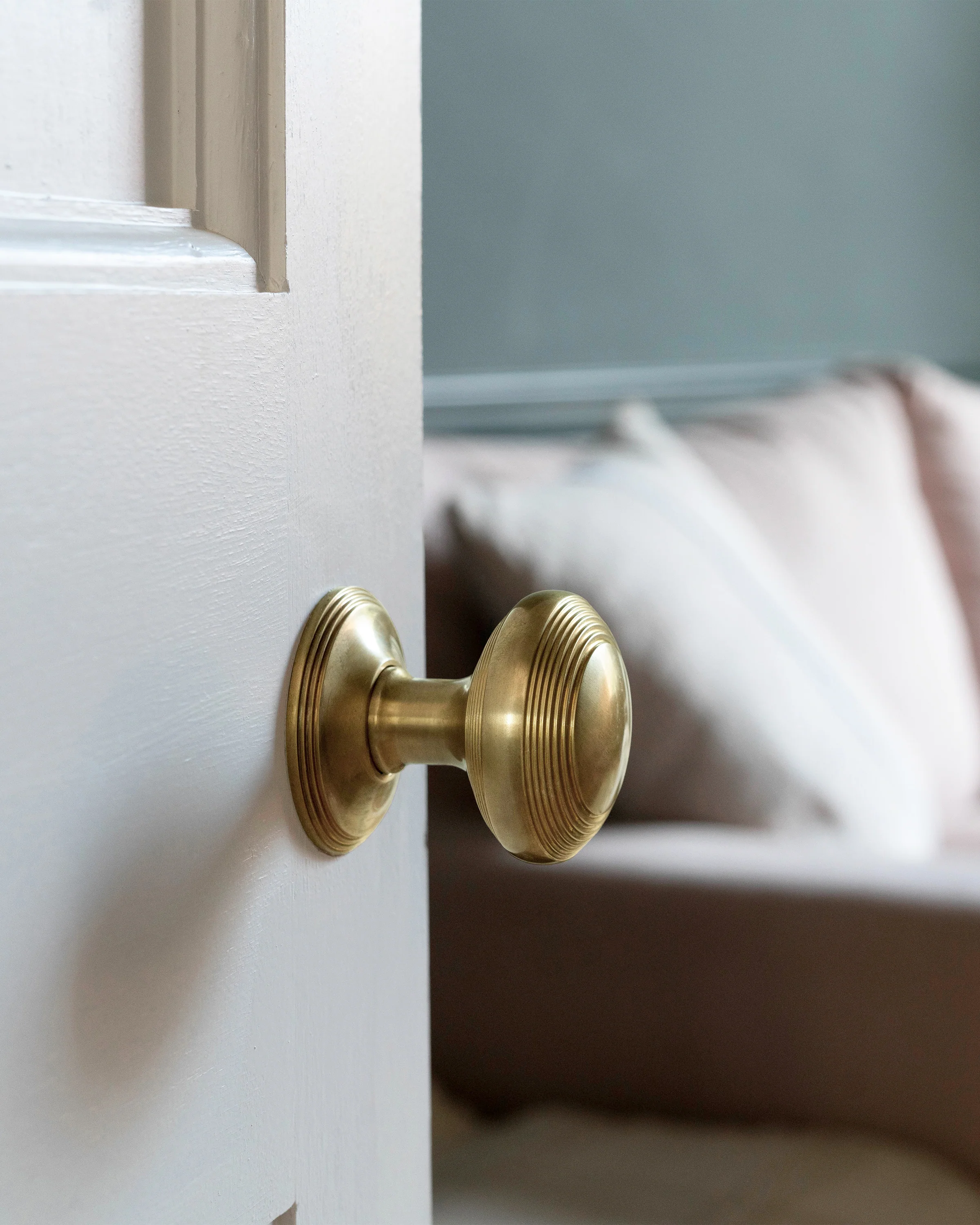 Poplar Passage Door Knob Set - Antique Brass - Image 6